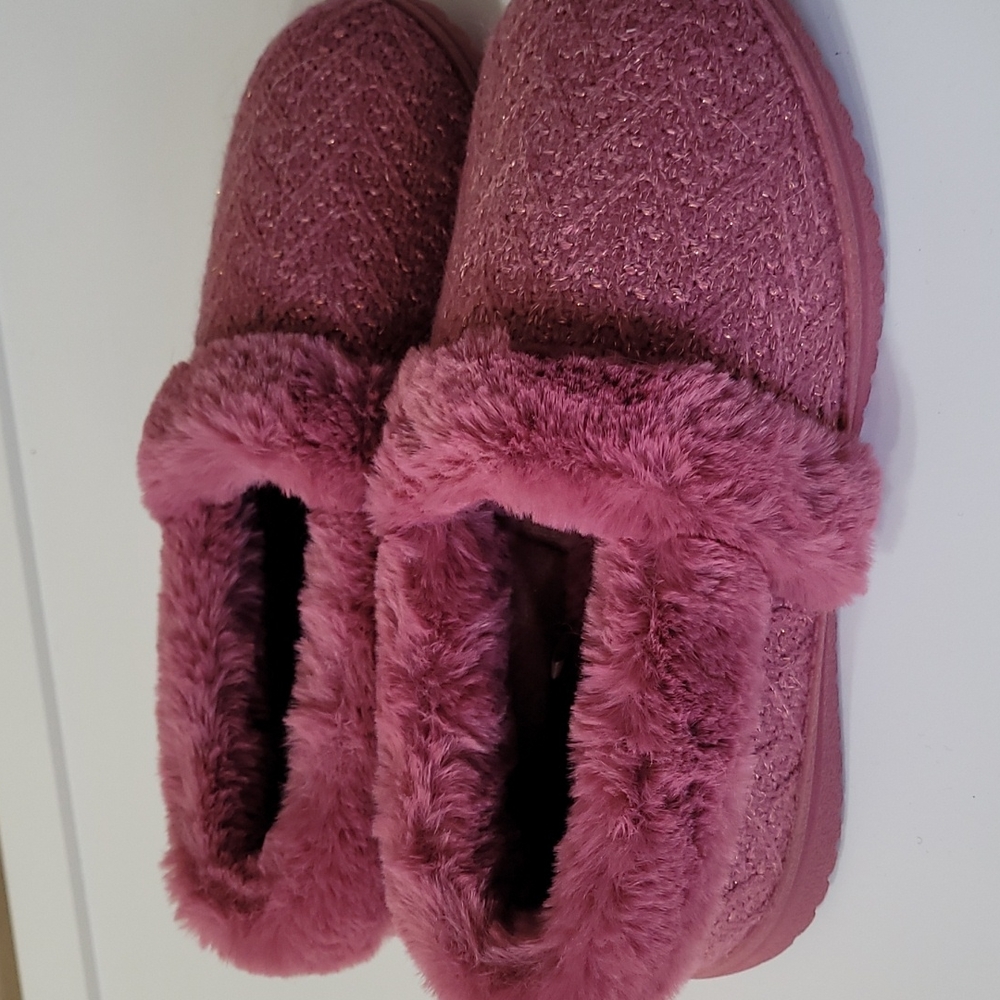 Women's pink slippers.